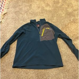 Men’s North face fleece quarter zip